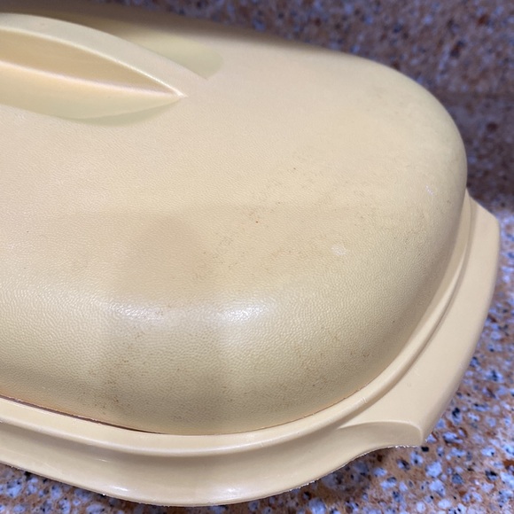 Vintage Tupperware Harvest gold steamers. - Picture 10 of 10